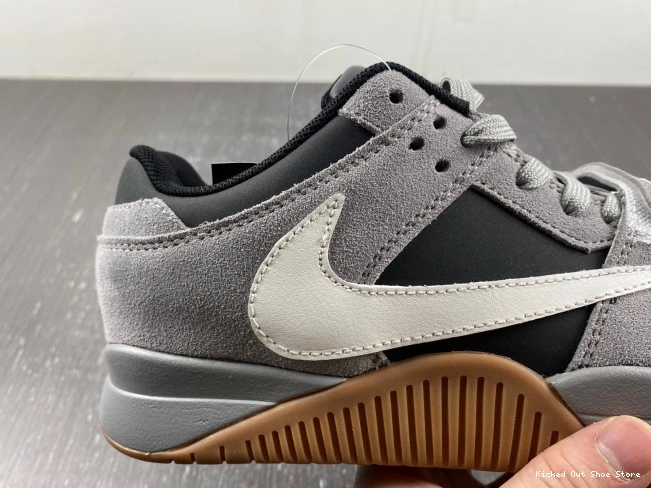 Kick Theory CUT JORDAN SCOTT X CHECK THE TRAVIS FZ8117-001 0804